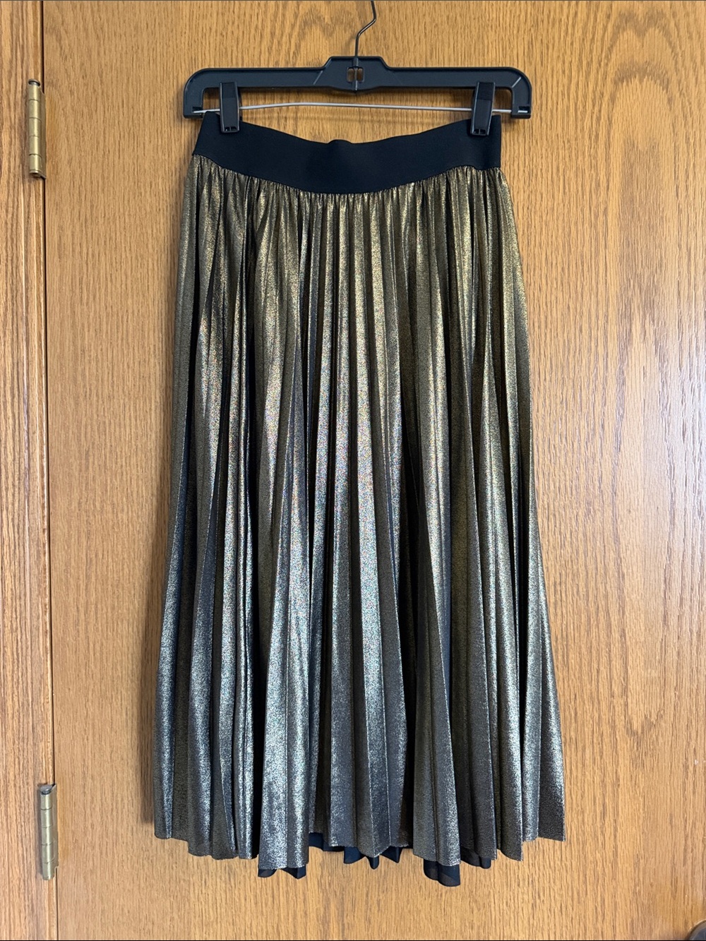 Forever 21 Metallic Gold Pleated Midi Skirt with Black Waistband